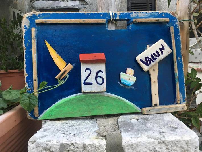 Ferienwohnung für 3 Personen, mit Balkon und Terrasse sowie Ausblick in Valun