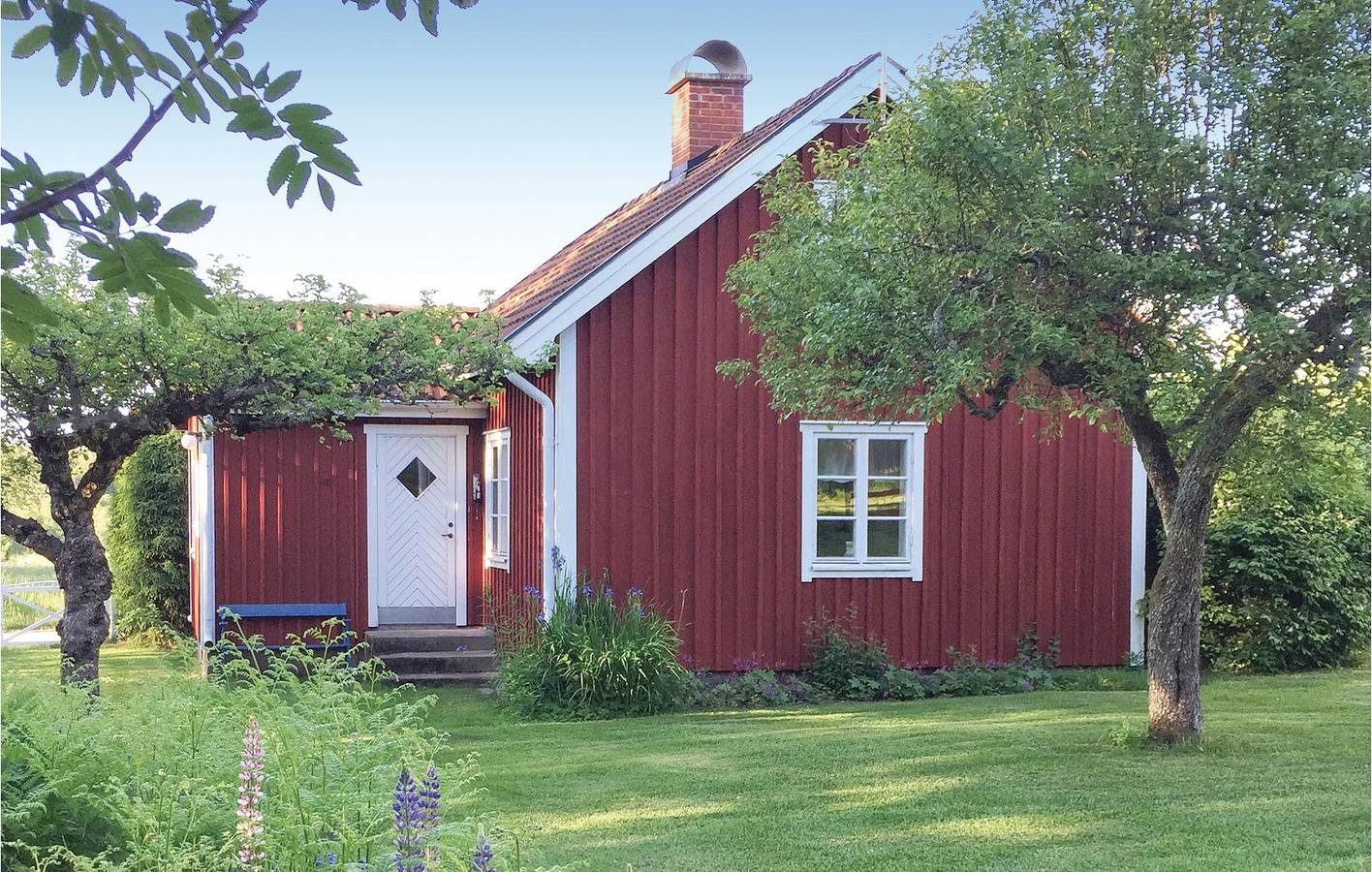 Hus för 5 Personer, med sjöutsikt och trädgård