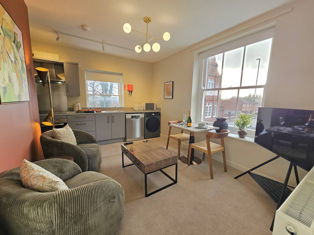 Entire apartment, Contemporary first-floor apartment close to town - Pass the Keys in Shrewsbury, Shropshire