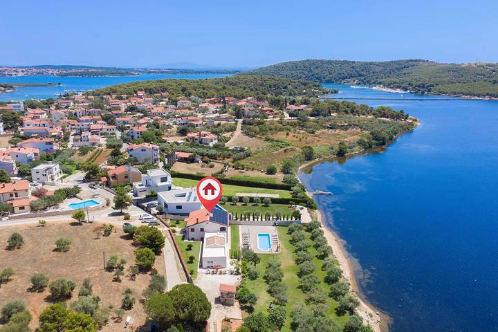 Villa für 14 Personen, mit Pool und Garten in Medulin - 2