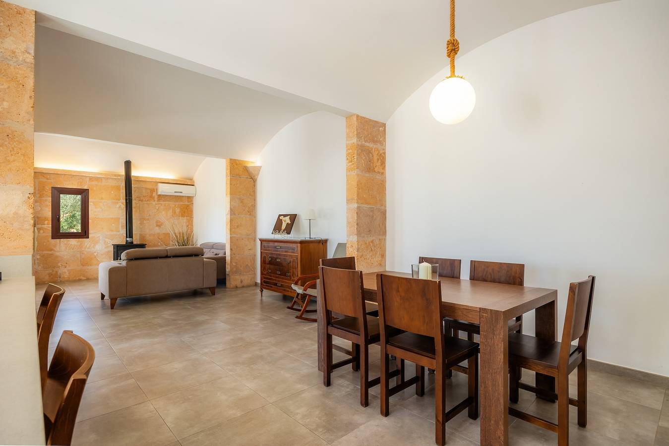 Villa 'Es Porxo' with Mountain View, Wi-Fi and Air Conditioning in Campos, South Majorca