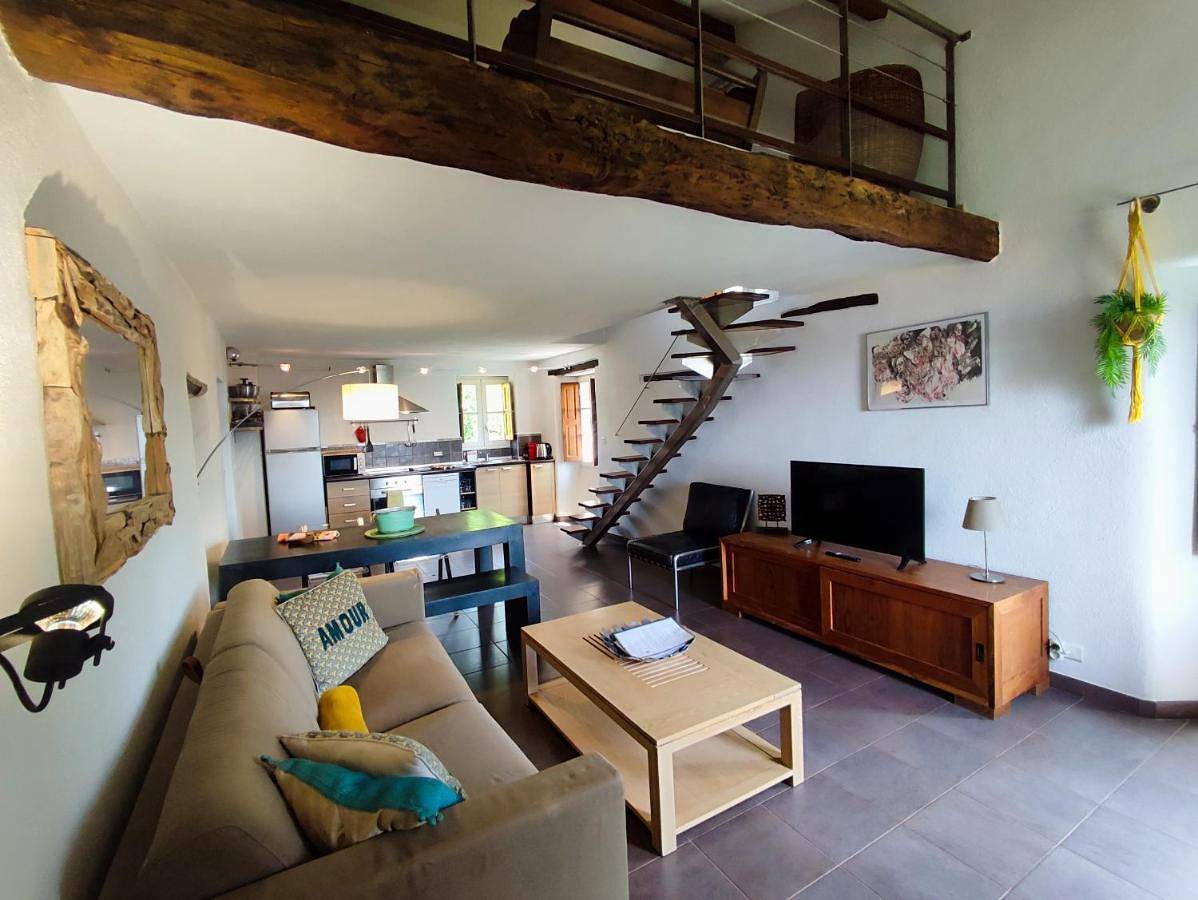 Appartement entier, Studio with Terrace in Peri, Région d'Ajaccio