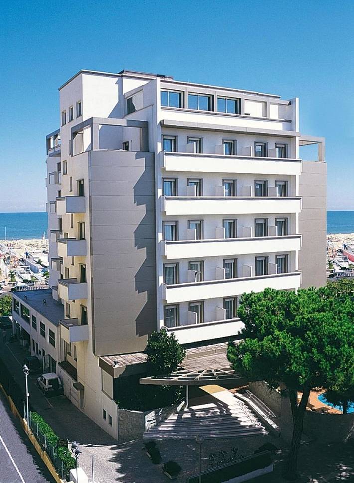 Hotel per 2 persone, con piscina e idromassaggio nonché sauna e terrazza, con animali domestici a Rimini