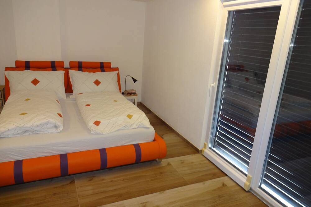 Delightful 4-bedroom house with Ac in charming Koblenz in Südschwarzwald