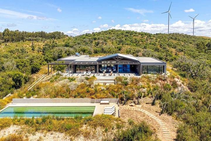 Ferienwohnung für 40 Personen, mit Terrasse und Garten in Porto Covo