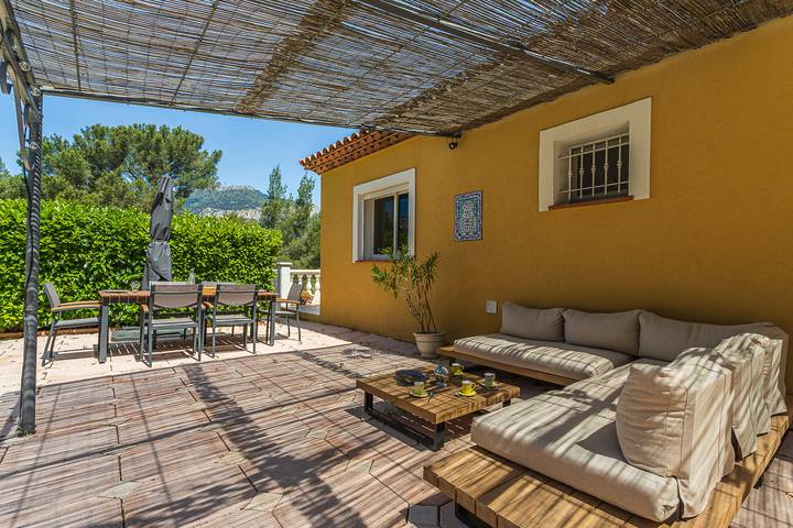 Ferienhaus für 10 Personen, mit Balkon und Terrasse sowie Garten und Pool in Toulon - 2