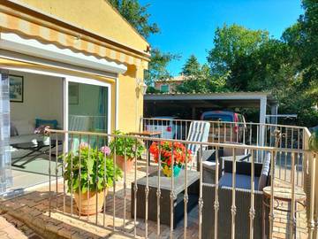 Gîte pour 2 personnes, avec terrasse et jardin, adapté aux familles à Saint-Cézaire-sur-Siagne