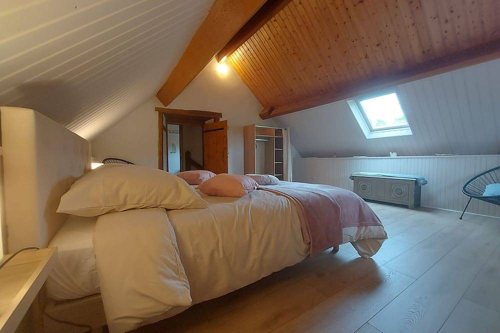 Gîte bucolique avec piscine, jardin et charme médiéval à Châteaudun in Châteaudun, Región de Châteaudun