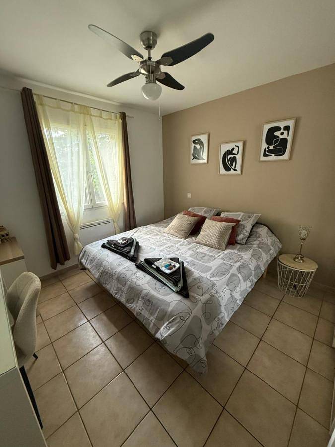 Location de vacances pour 8 personnes, avec jardin et piscine ainsi que terrasse et vue à Lavelanet - 3