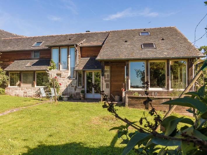 Location de vacances pour 7 personnes, avec balcon ainsi que jardin et piscine à Saint-Bonnet-la-Rivière - 3