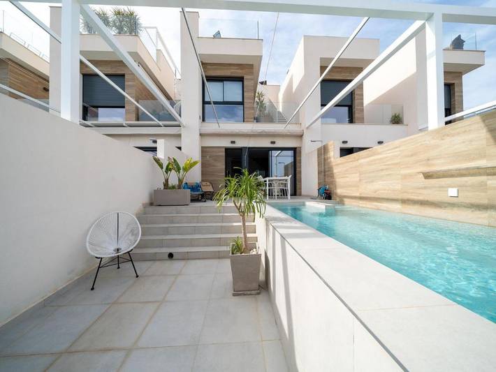 Villa pour 6 personnes, avec piscine et terrasse ainsi que jacuzzi et jardin - 1