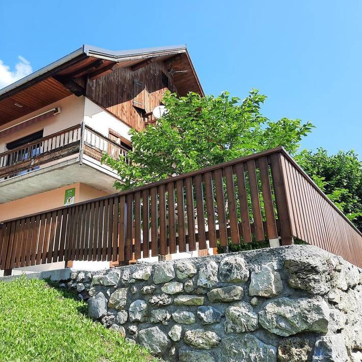Gîte pour 4 personnes, avec vue ainsi que terrasse et jardin à Saint-Pancrace