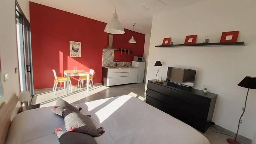 Location de vacances pour 12 personnes, avec jardin ainsi que piscine et vue à Éguilles - 2