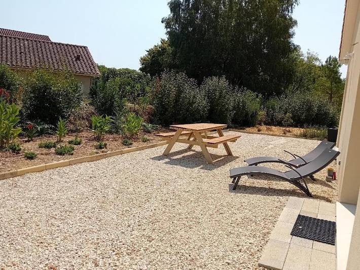 Gîte pour 2 personnes, avec vue et terrasse dans Baignes - 4