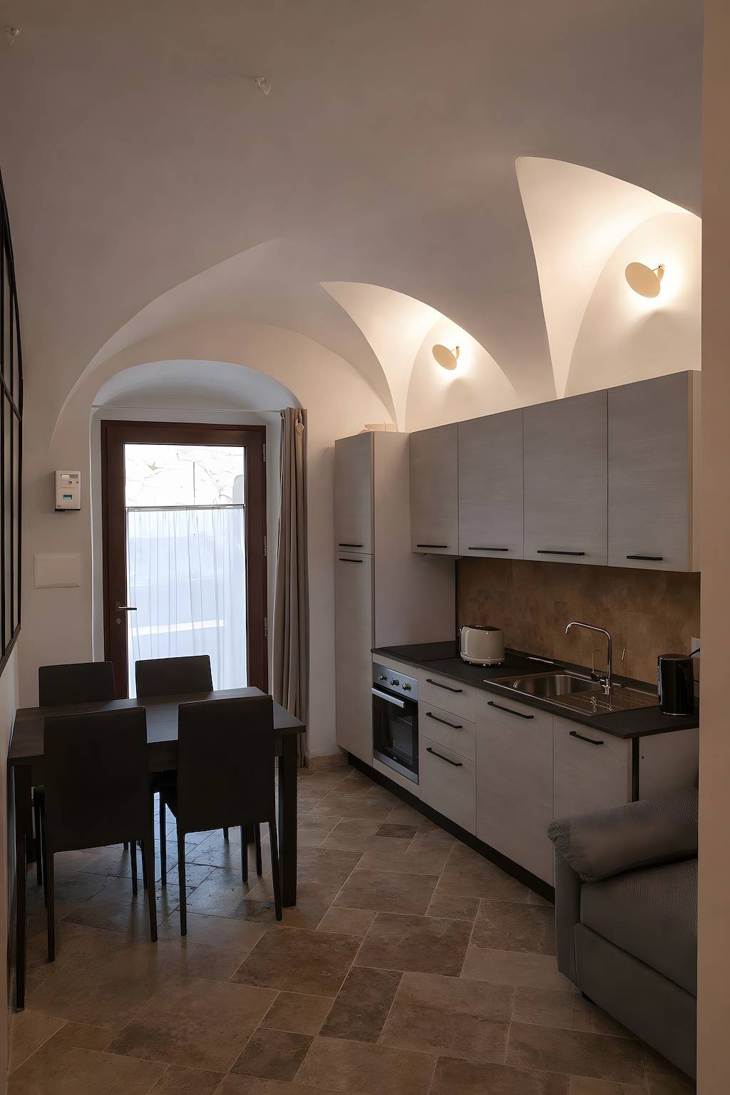 Appartamento intero, Appartamento in Pietra nel Centro Storico con Wifi e Aria Condizionata in Sant'Agata di Puglia, Provincia di Foggia