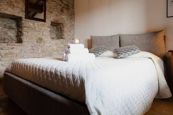 [Rustic House] with patio and garden Assisi center in Assise, Province de Pérouse