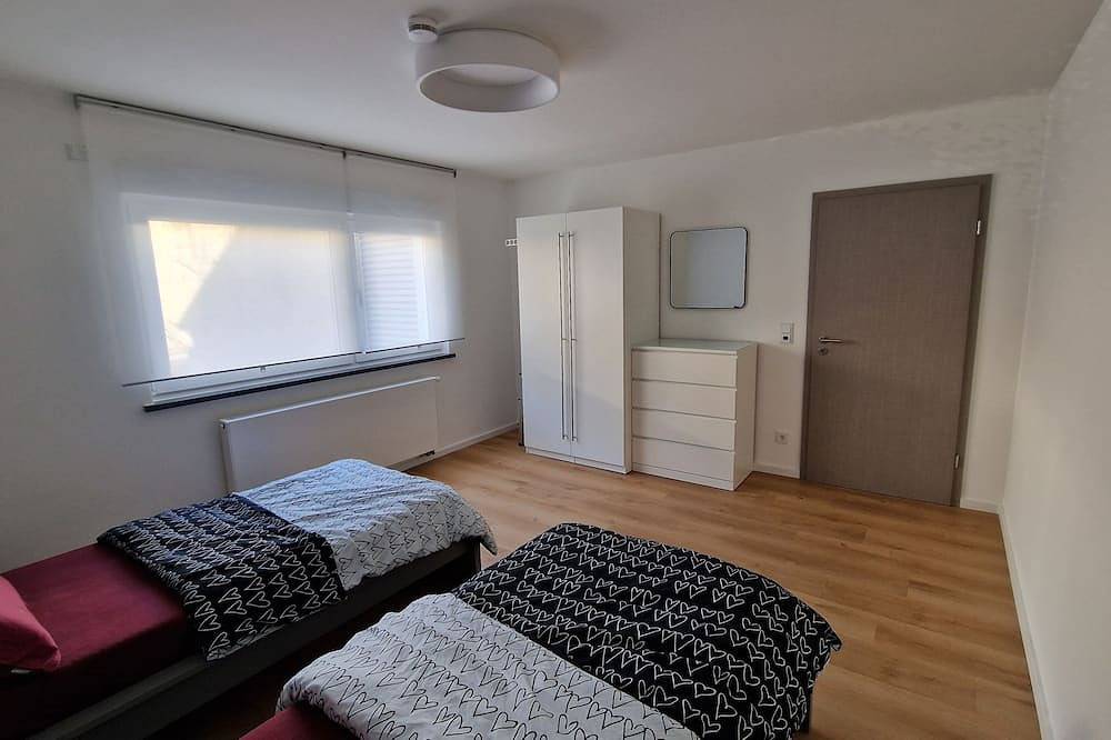 Ganze Wohnung, Moderne neu erstellte Ferienwohnung mit großem überdachtem Balkon und Ausblick in Wilnsdorf, Kreis Siegen-Wittgenstein