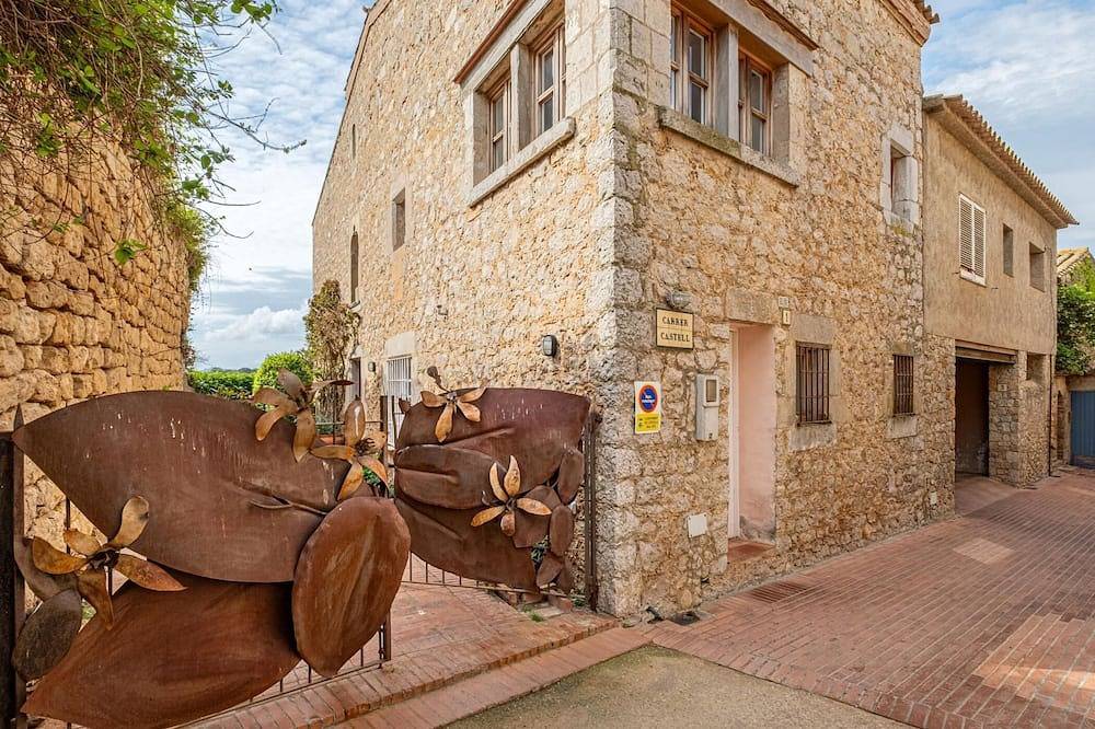 Costabravaforrent Llimona in Sant Martí d'Empúries, l'Escala