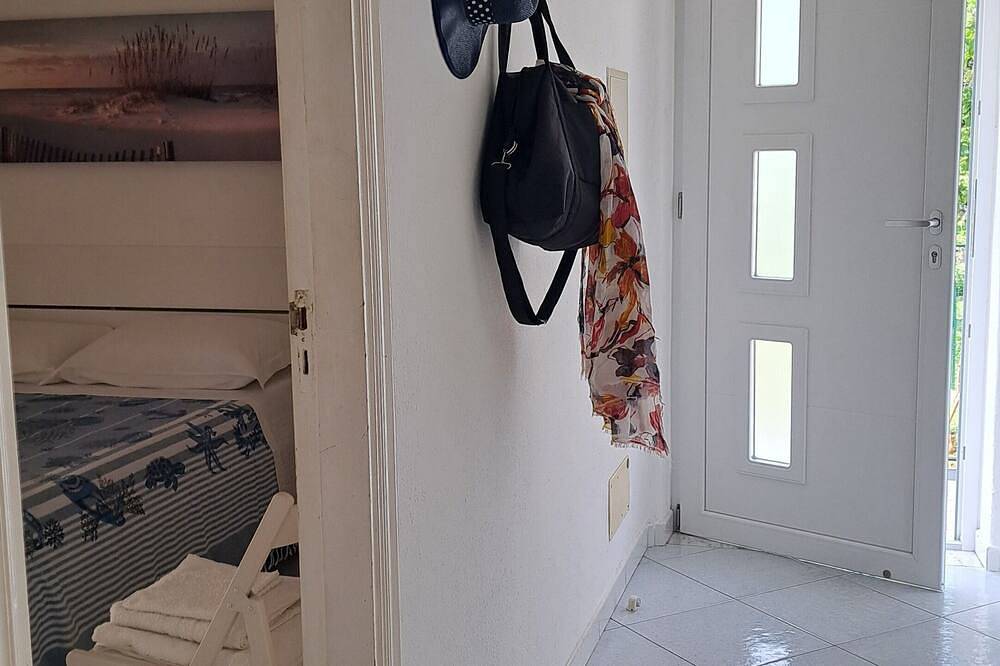 Appartamento indipendente a pochi minuti dal centro di Ischia. in Ischia Città, Ischia