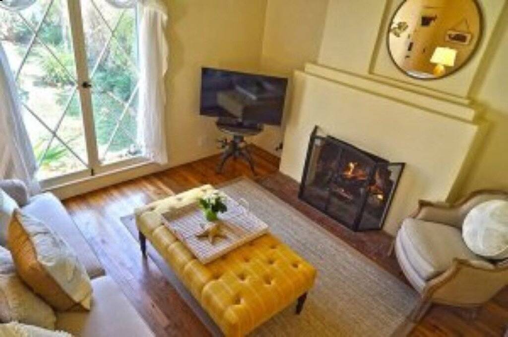 Charming Yellow Cottage Blocks zum Strand und Dorf in Laguna Beach, Orange County