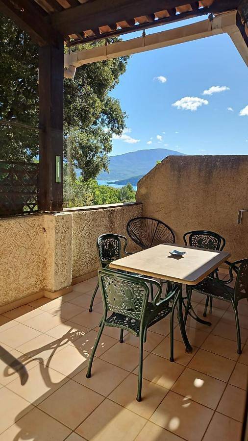 Gîte pour 4 personnes, avec vue sur le lac et terrasse à Sainte-Croix-du-Verdon - 4