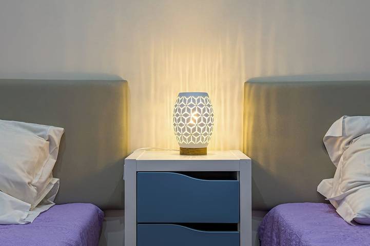 Ganze Wohnung, 2 bedroom apartment with swimming pool 2m from Sra. da Rocha beach. in Alporchinhos (Atlantikküste), Porches