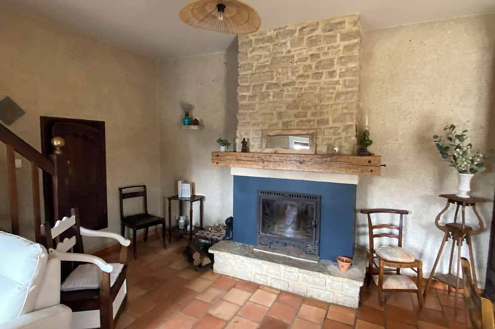 Fully equipped house, fenced garden, close to the Lot and all amenities.  in Fumel, Región de Villeneuve-sur-Lot