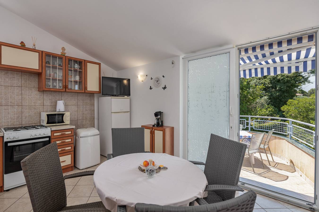 Ganze Wohnung, Peaceful Retreat With Terrace 2 in Kavran, Südküste Istrien