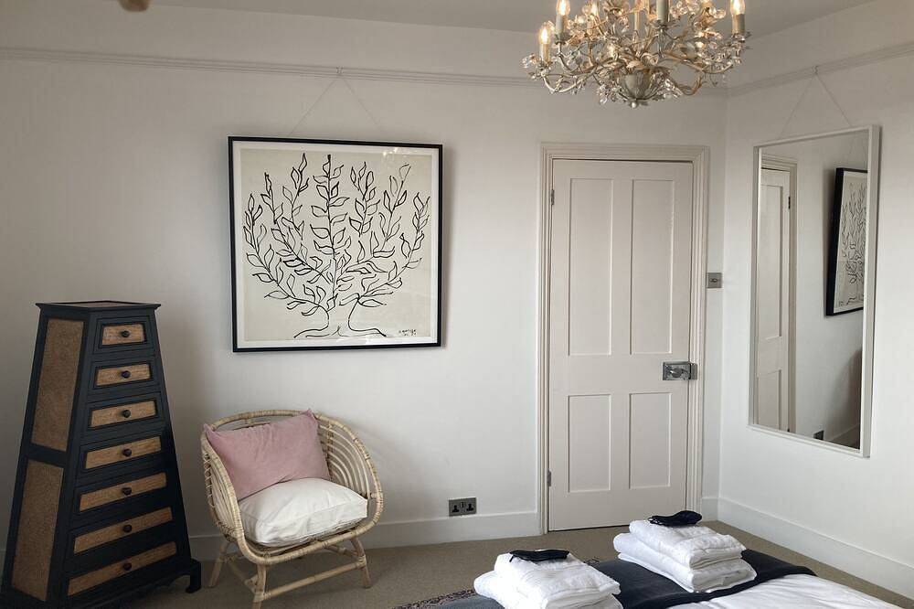 Quirky Victorian Townhouse with Sea View / Sleeps 8 / Luxury bedding in Herne Bay, Kent
