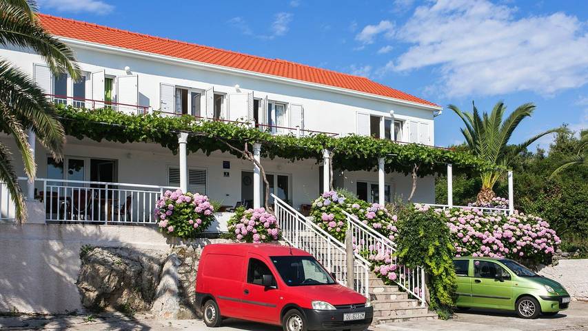 Gîte pour 2 personnes, avec terrasse à Drače