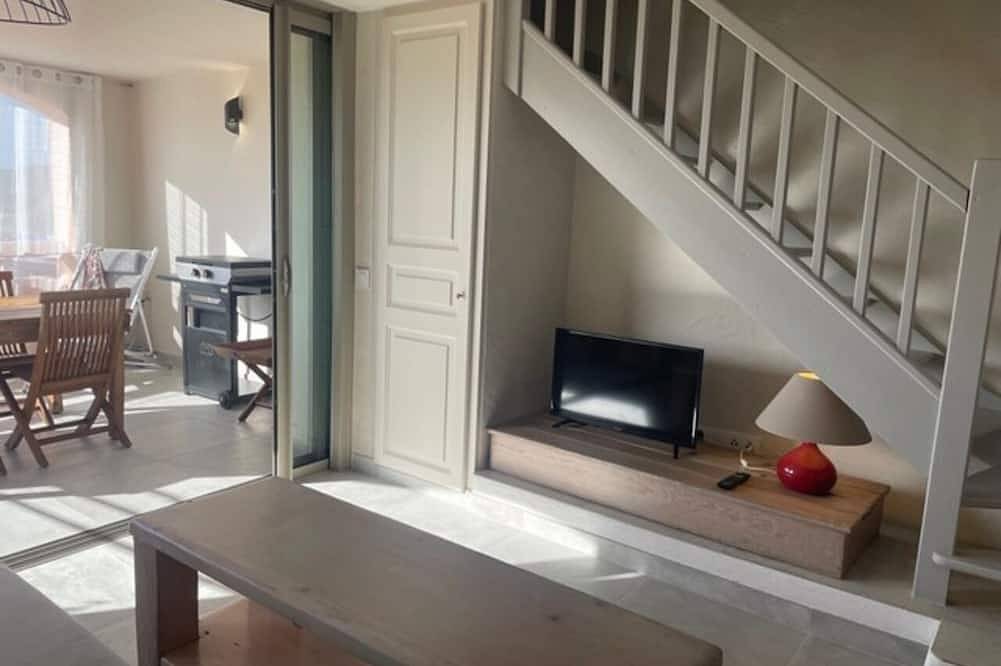 Apartamento entero, Beautifully furnished flats with sea view in San Ciprianu, Lecci