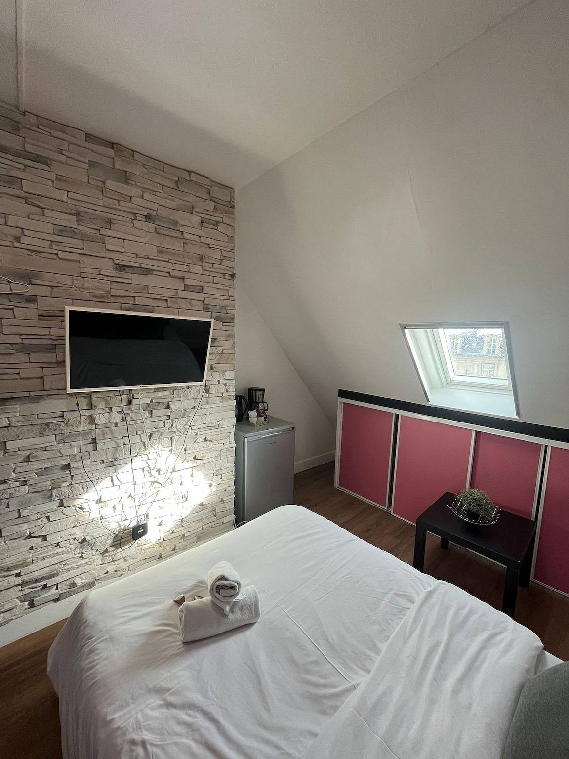 Studio entier, Small updated studio in luxe area in Tour Eiffel, Paris