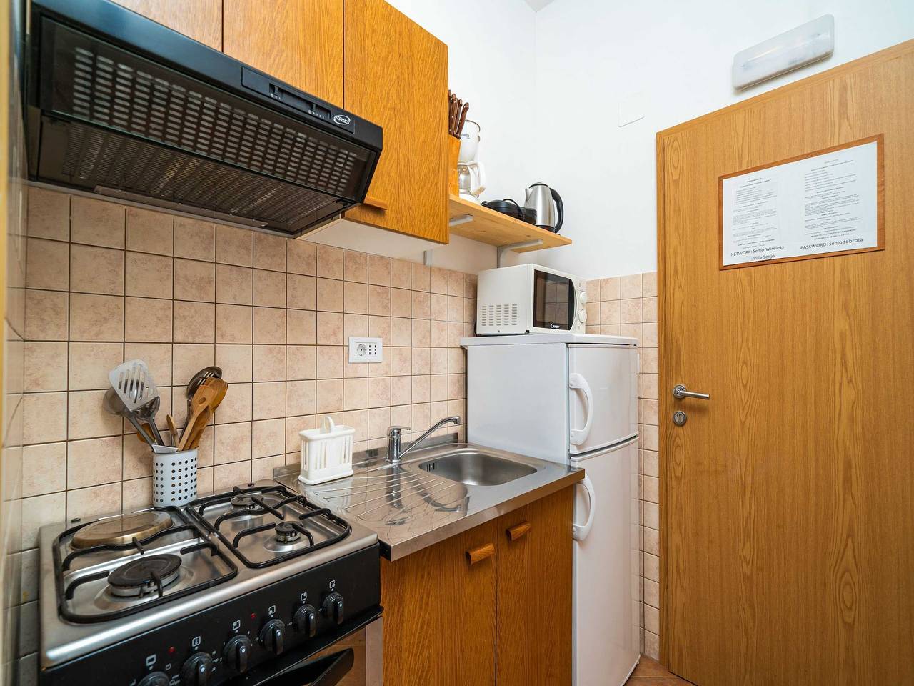 Entire apartment, Apartments Senjo - Studio Apartment with Balcony and Sea View (Apartman 2) in Cavtat, Cavtat (Dalmatia)