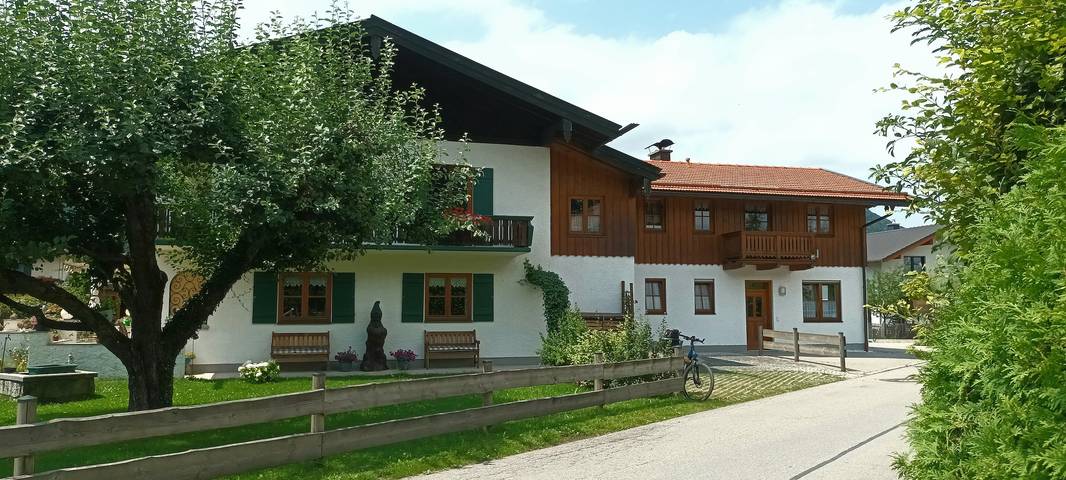 Ferienwohnung für 4 Personen, mit Balkon/Terrasse und Balkon, kinderfreundlich in Marquartstein - 2