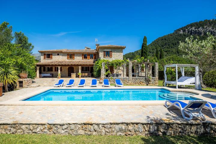 Ferienhaus für 10 Personen, mit Whirlpool und Garten
