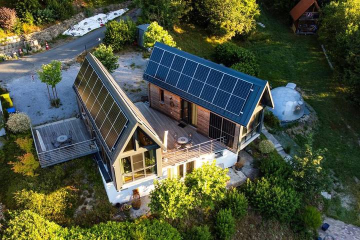 Ferienhaus für 4 Personen, mit Balkon und Terrasse sowie Garten und Sauna