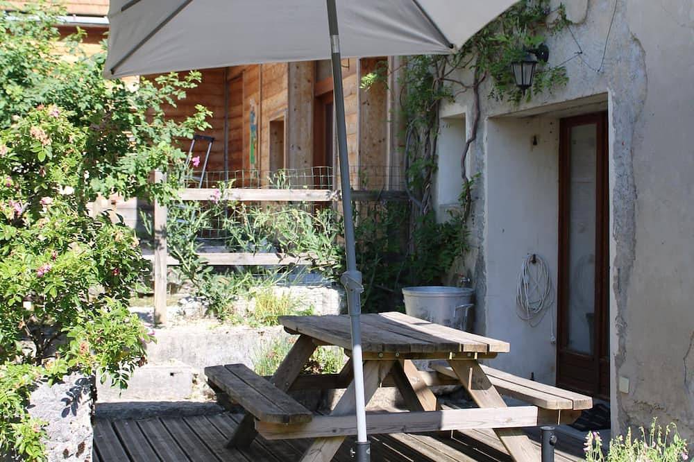 Farmhouse: Authenticity and the Art of Living in Lans-en-Vercors, Parc naturel régional du Vercors