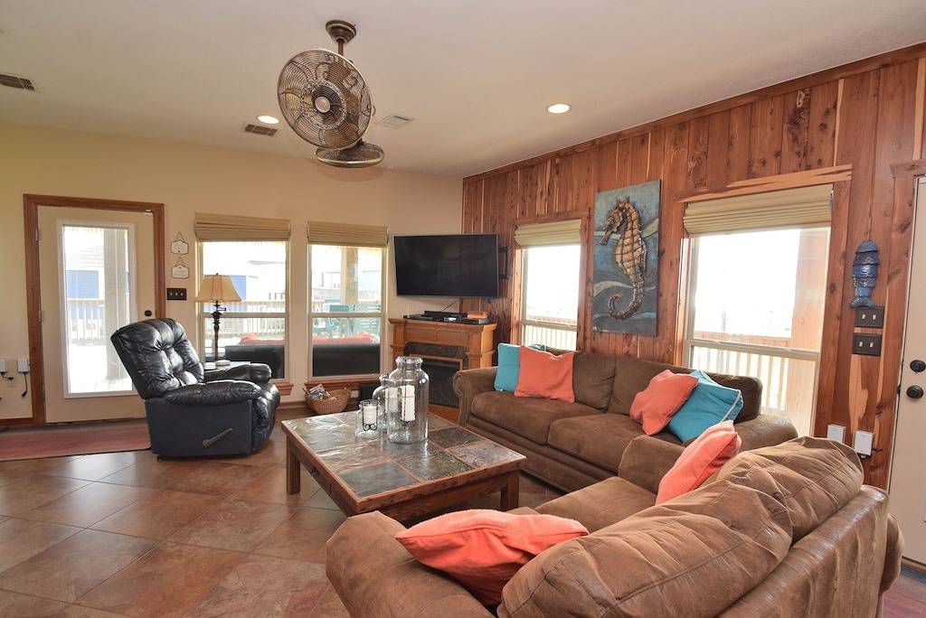 Sanddollar * Blick auf den Strand * 3 Schlafzimmer, 2 1/2 Bäder * 10 Personen in Crystal Beach, Galveston County
