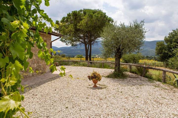 Villa Mignola by MMega in Perugia, Perugia e dintorni