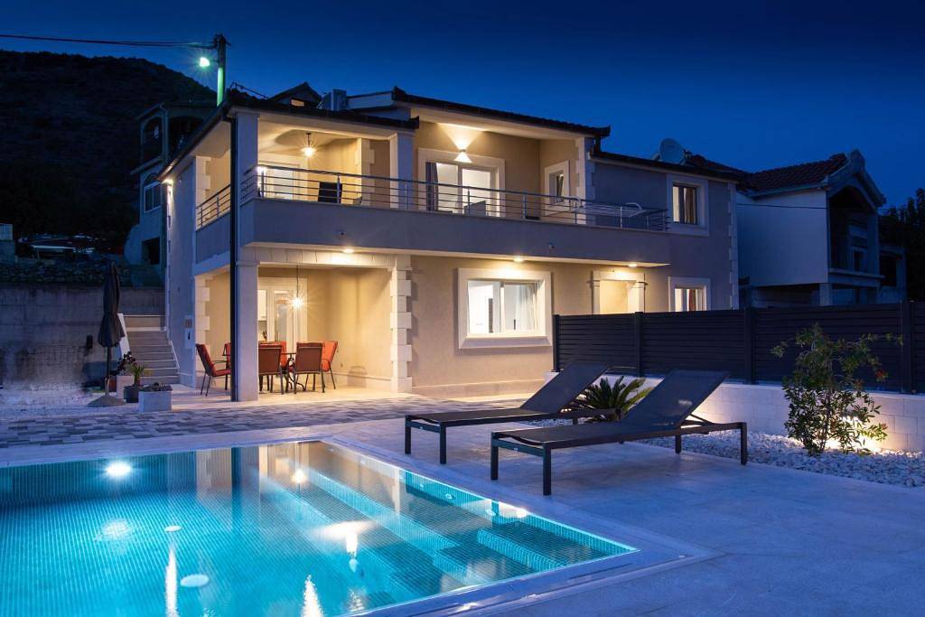 Casa della Cava - private villa in Seget Donji in Trogir, Split-Dalmatia