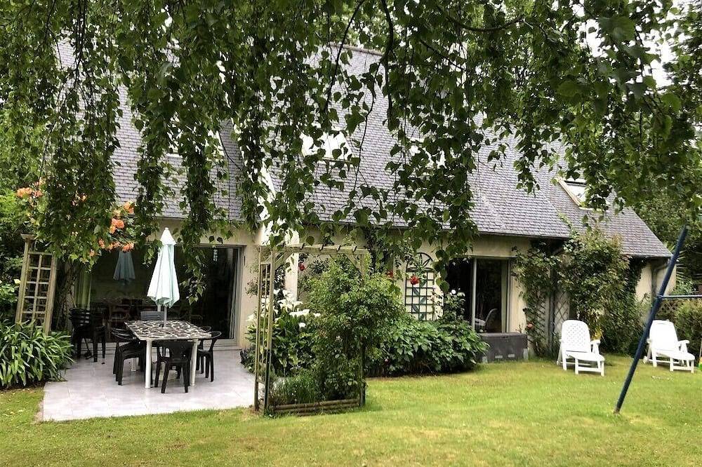 Peaceful house between sea and forest near Perros-Guirec in Louannec, Pink Granite Coast