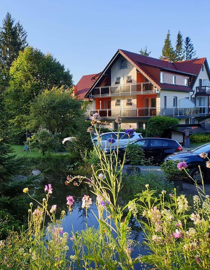 Gästehaus, mit Terrasse und Garten sowie Sauna und Ausblick