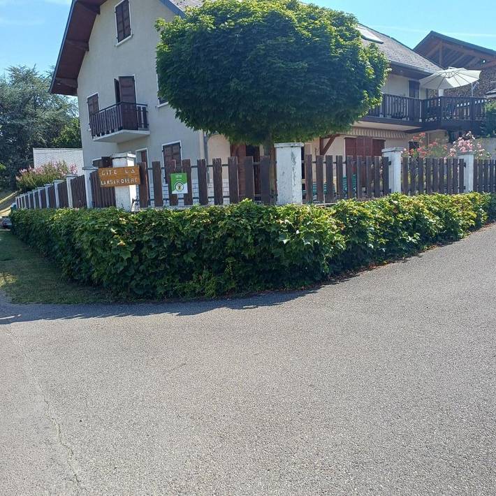 Gîte pour 6 personnes, avec balcon et jardin