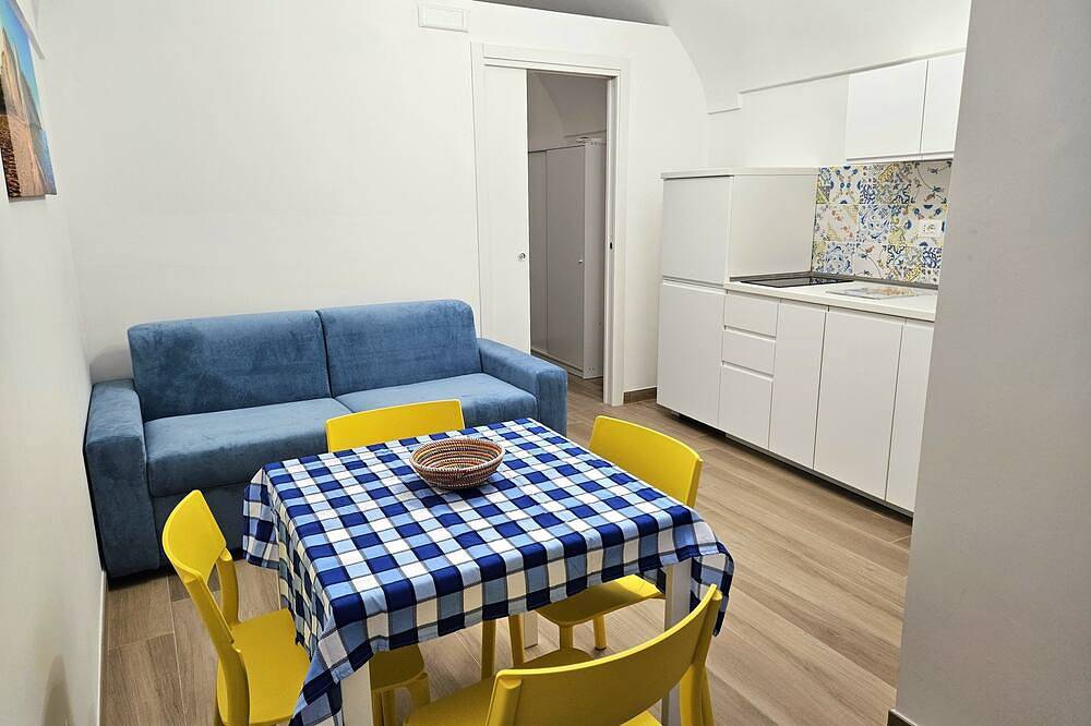 Entire apartment, Vacation House Angelo Vieste, nestled in the heart of the nineteenth-century village. in Vieste, Gargano