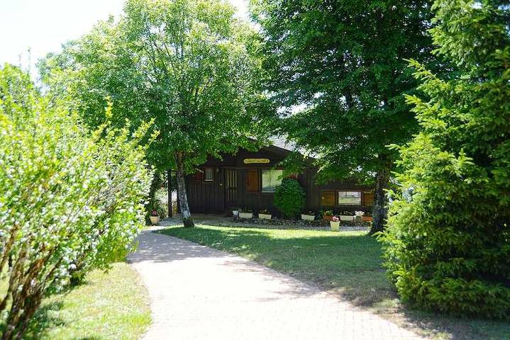 Le chalet du Lac in Maisod, Lac de Vouglans