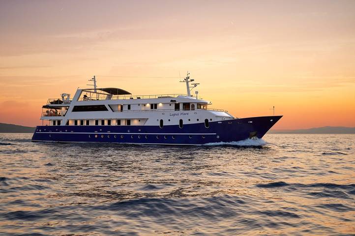 Barco para 26 personas, con sauna - 1