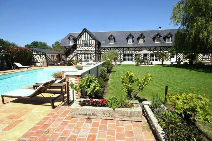 Chambre d’hôte pour 2 personnes, avec Terrasse ainsi que Jardin et Piscine