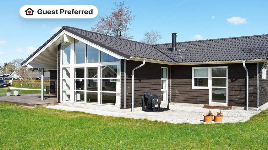 Ferienhaus für 10 Personen, mit Whirlpool und Garten sowie Terrasse, mit Haustier in Øster Hurup