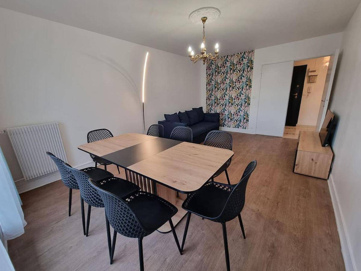 Appartement entier, Grand appartement 3 chambres Disney - Paris - 82m2 in Neuilly-sur-Marne, Seine-Saint-Denis
