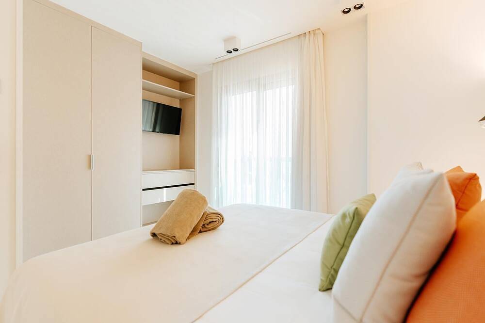 Hel leilighet, Apartment 3 bedroom | ground floor| mountain view in La Caleta, Adeje
